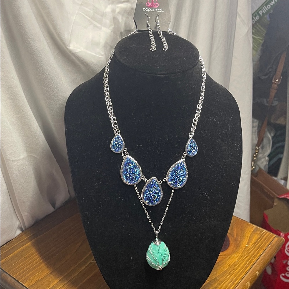 Paparazzi Blue Geode/Silver Necklace Set and Tree of Life Necklace Set